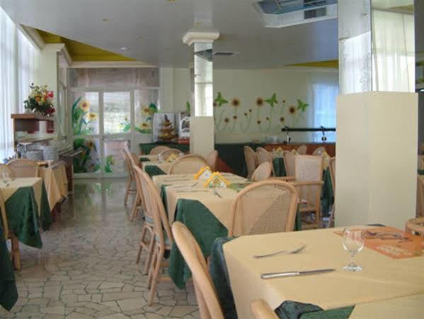 Hotel Hiki Bibione Buitenkant foto