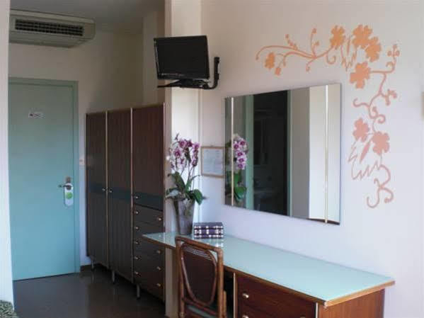 Hotel Hiki Bibione Buitenkant foto
