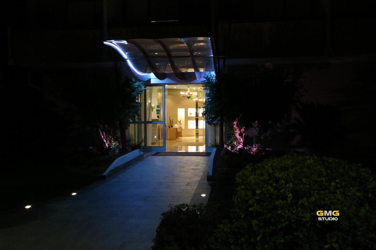 Hotel Hiki Bibione Buitenkant foto